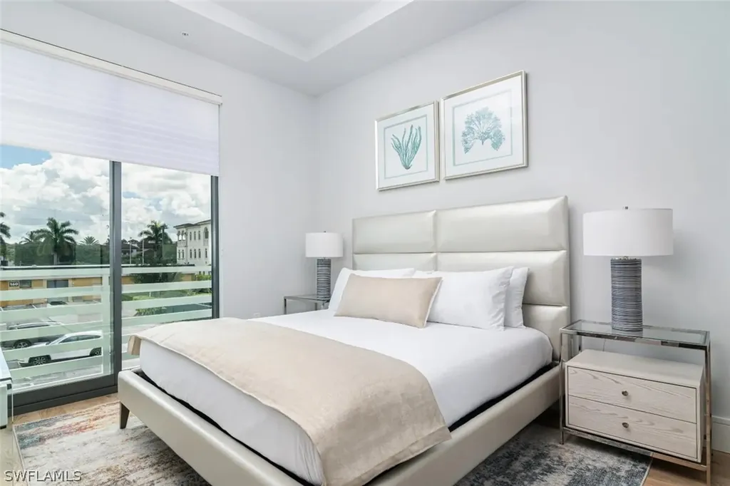 101 8th Street S Naples FL 34102