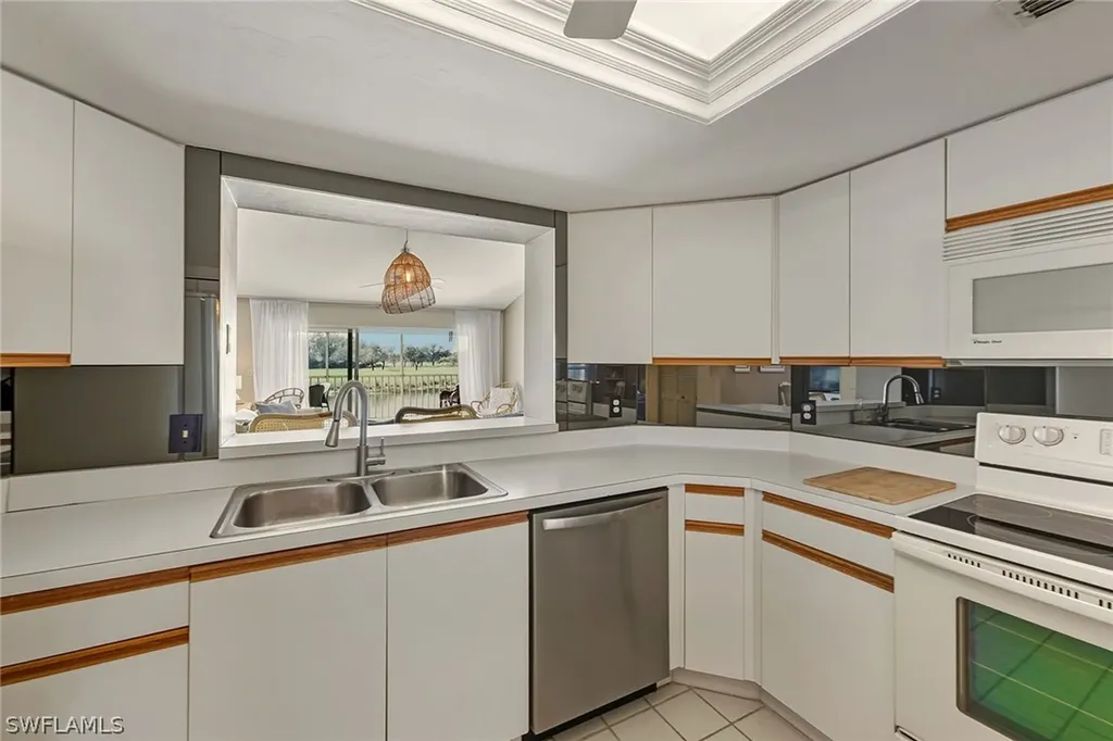 6260 Bellerive Avenue Naples FL 34119