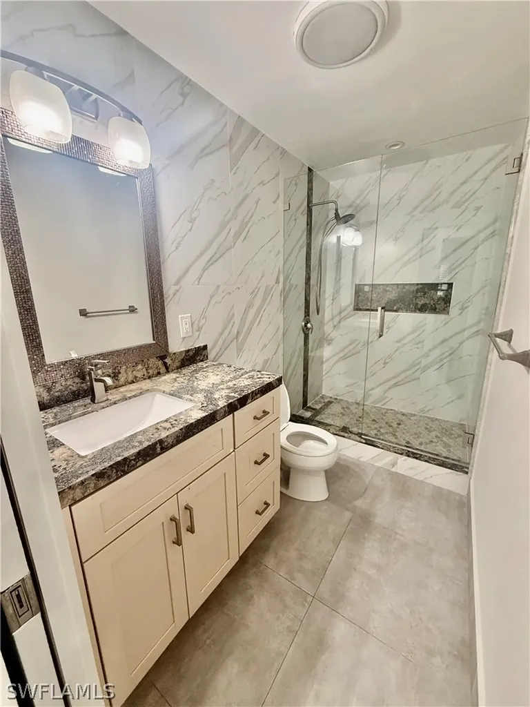 733 Pine Cone Lane Naples FL 34104
