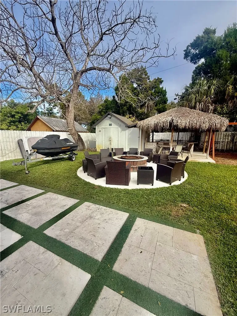 733 Pine Cone Lane Naples FL 34104