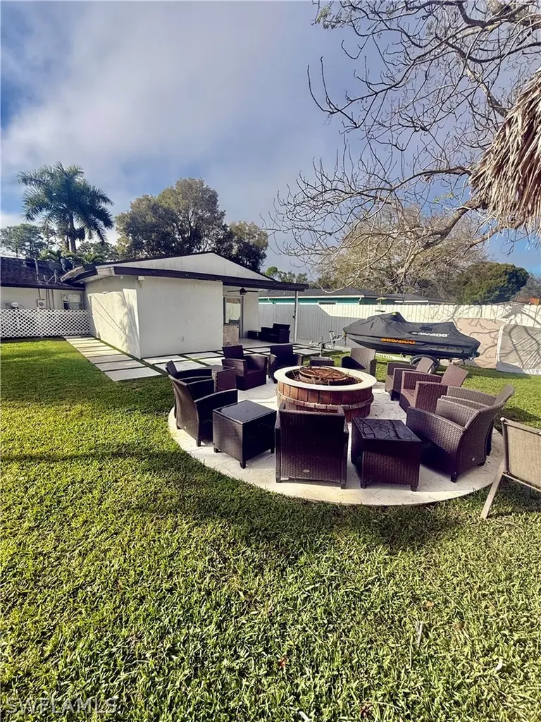 733 Pine Cone Lane Naples FL 34104