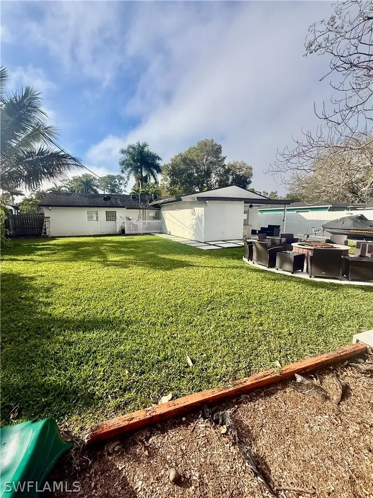 733 Pine Cone Lane Naples FL 34104