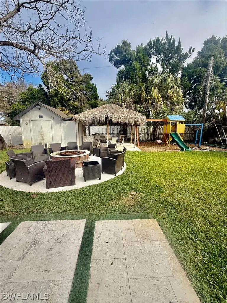733 Pine Cone Lane Naples FL 34104