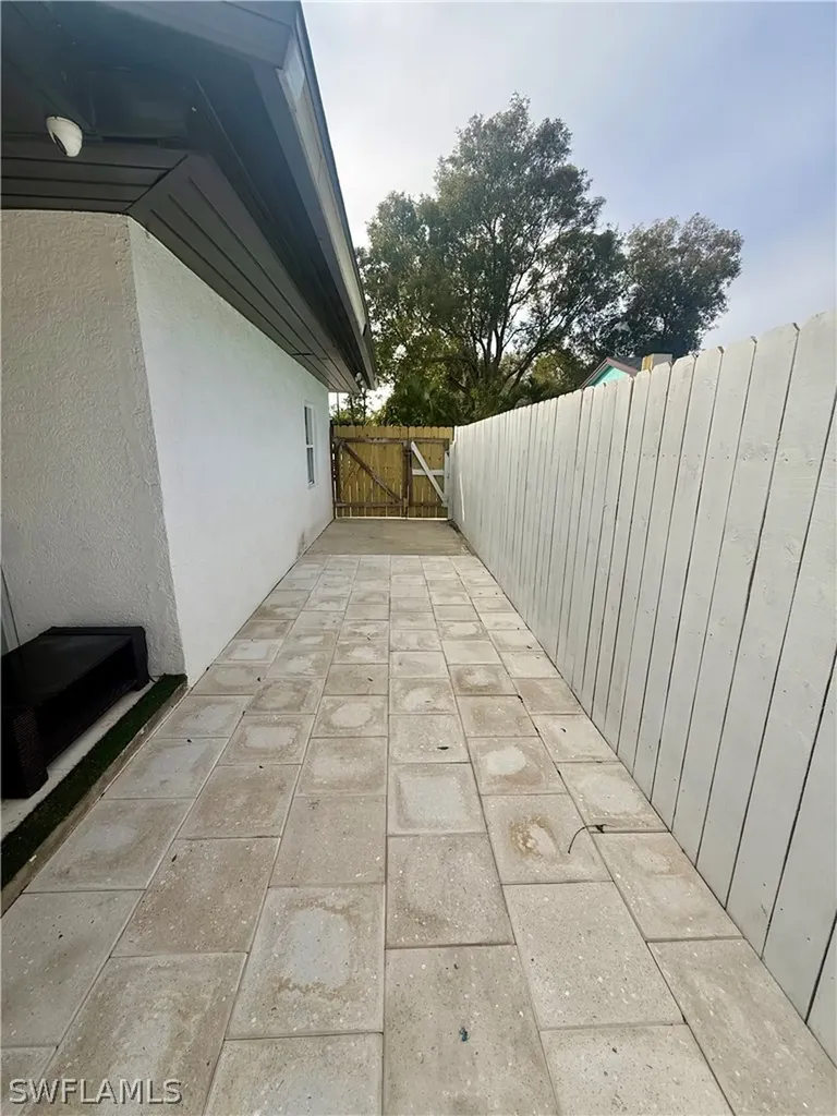 733 Pine Cone Lane Naples FL 34104