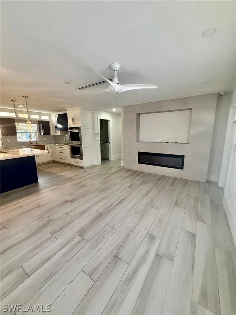733 Pine Cone Lane Naples FL 34104