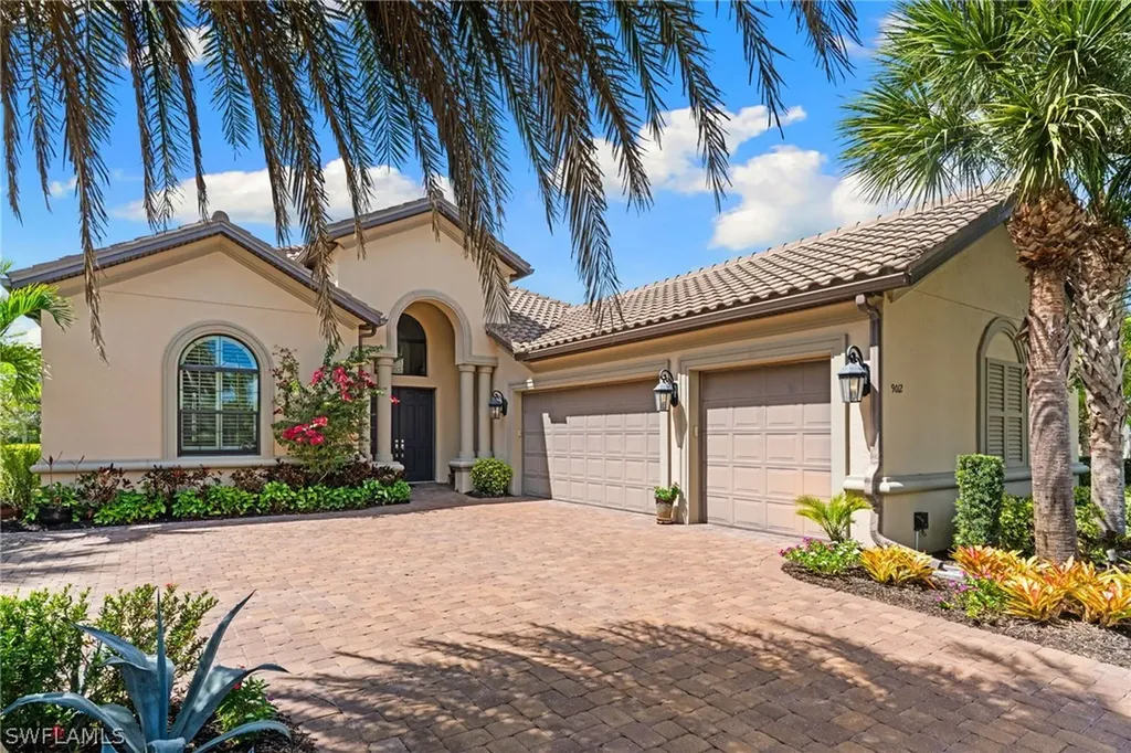 9012 Sorreno Court Naples FL 34119