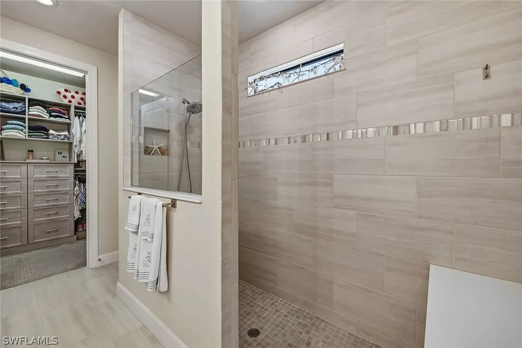 2730 Aviamar Circle Naples FL 34114