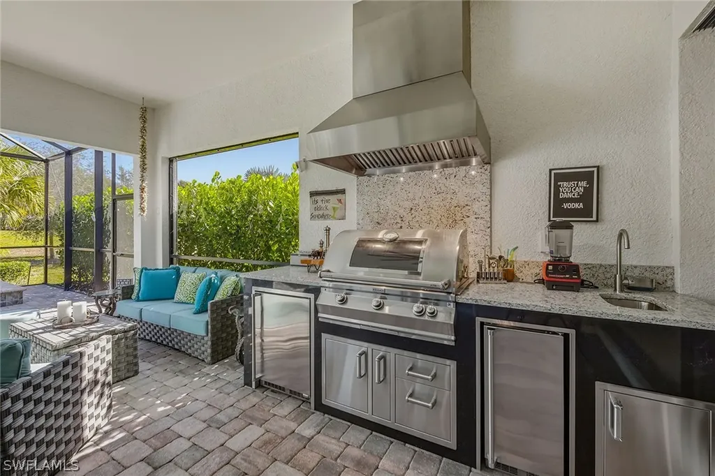 2730 Aviamar Circle Naples FL 34114