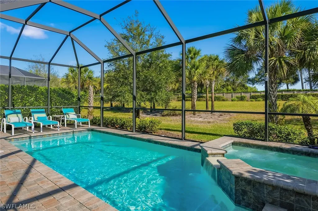 2730 Aviamar Circle Naples FL 34114