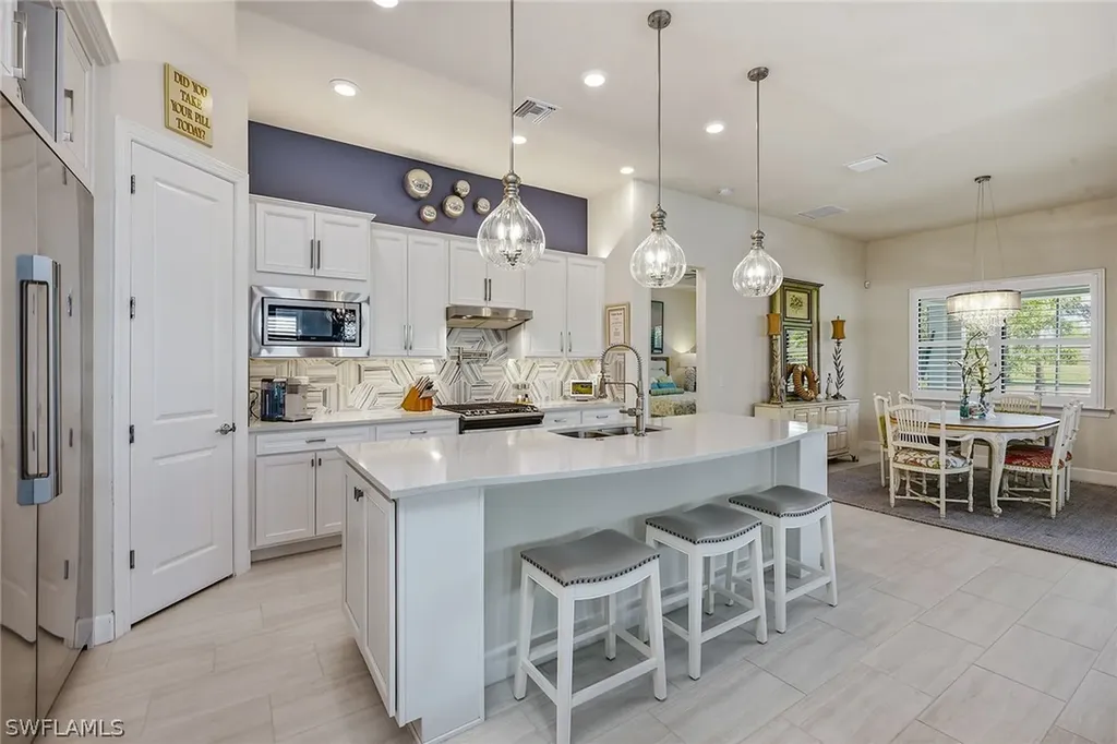 2730 Aviamar Circle Naples FL 34114