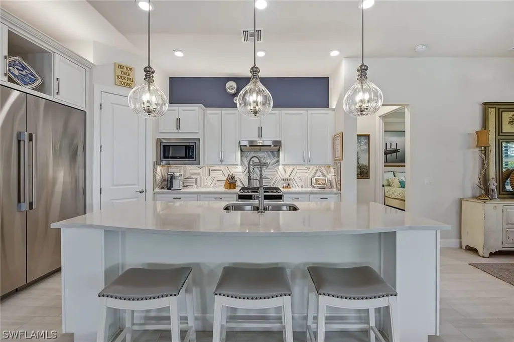 2730 Aviamar Circle Naples FL 34114