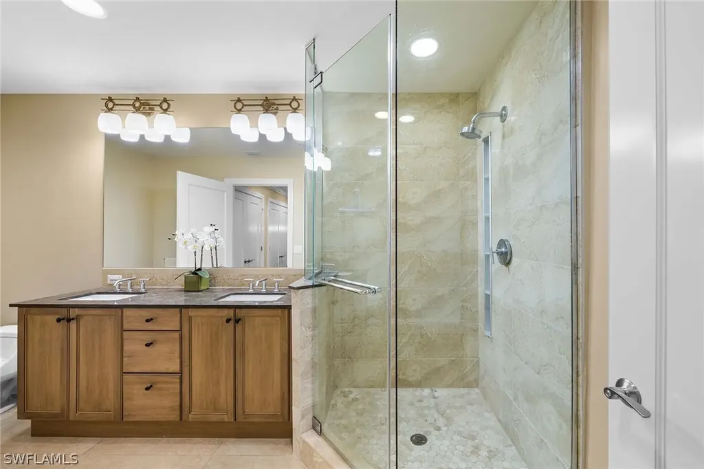 9123 Strada Place Naples FL 34108