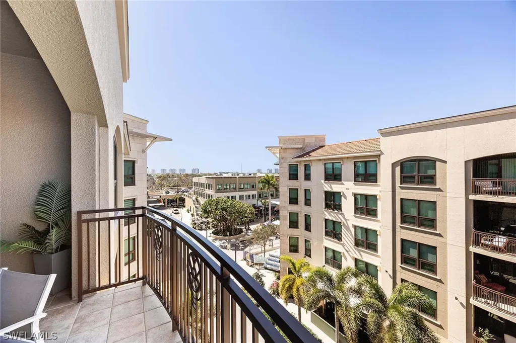 9123 Strada Place Naples FL 34108