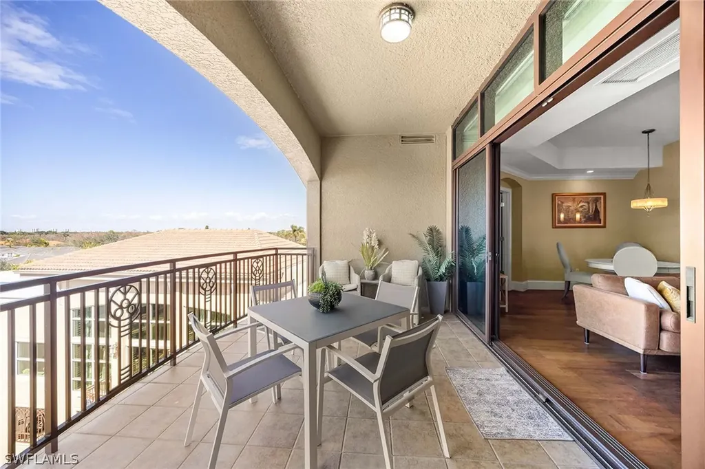 9123 Strada Place Naples FL 34108