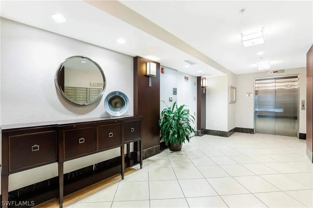 9123 Strada Place Naples FL 34108