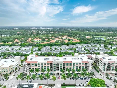 9123 Strada Place Naples FL 34108