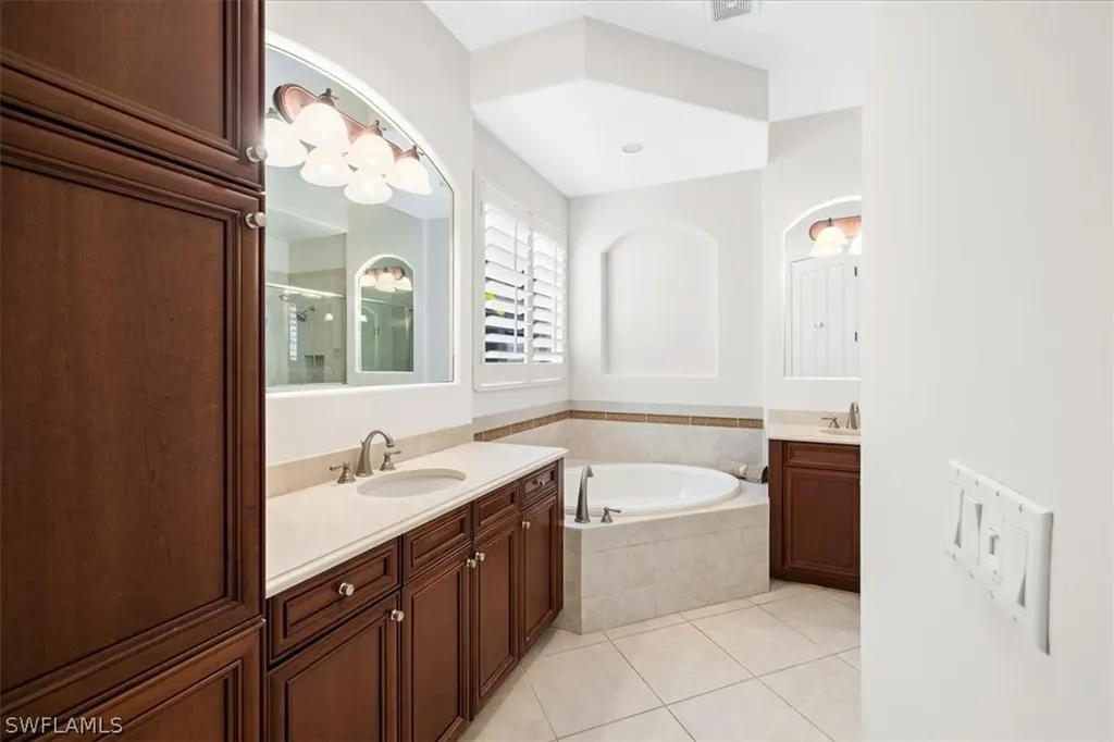 7831 Valencia Court Naples FL 34113