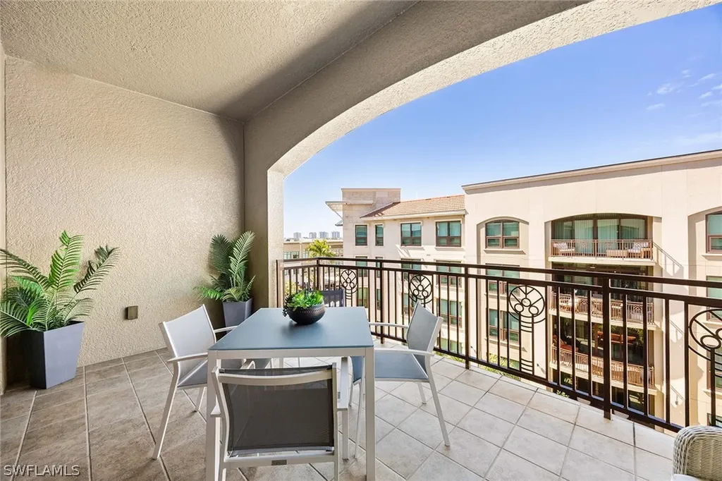 9123 Strada Place Naples FL 34108