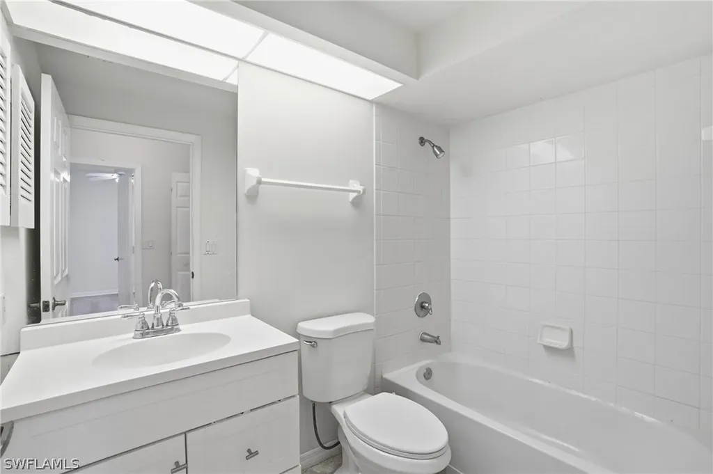 2460 Old Groves Road Naples FL 34109