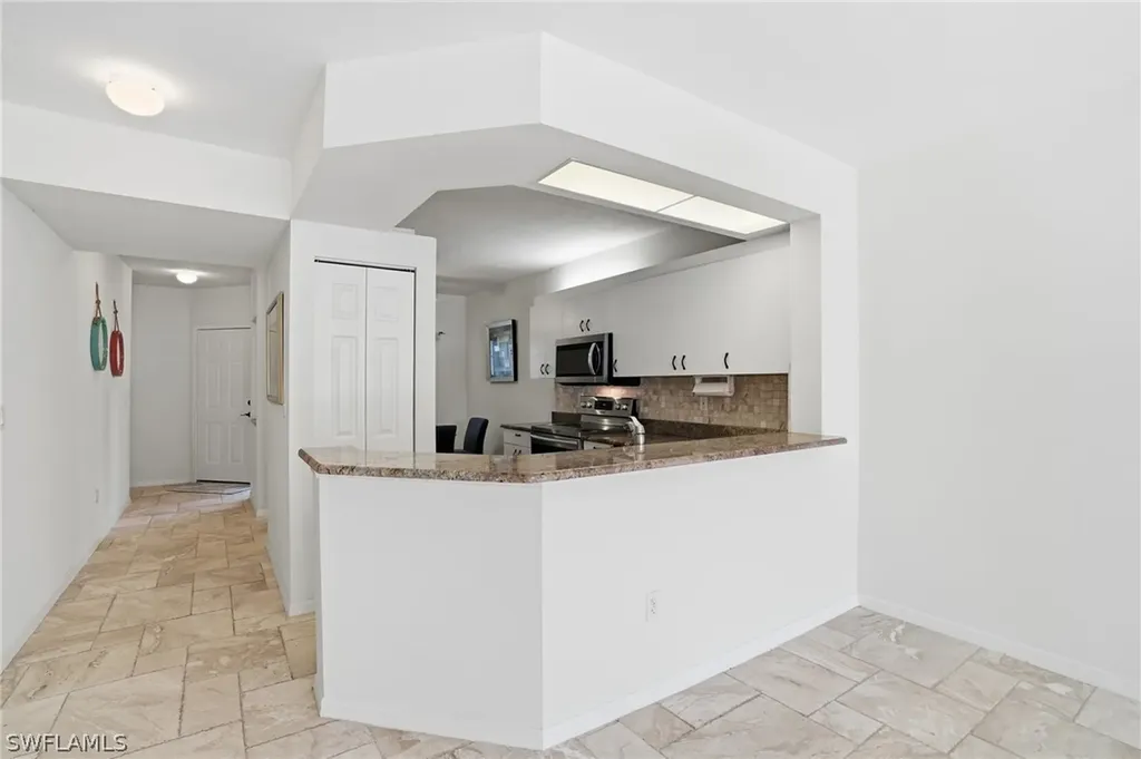 2460 Old Groves Road Naples FL 34109