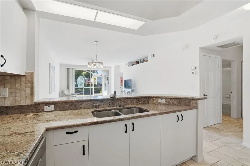 2460 Old Groves Road Naples FL 34109