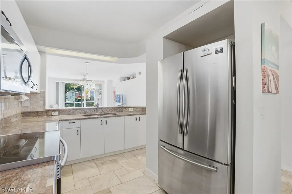 2460 Old Groves Road Naples FL 34109