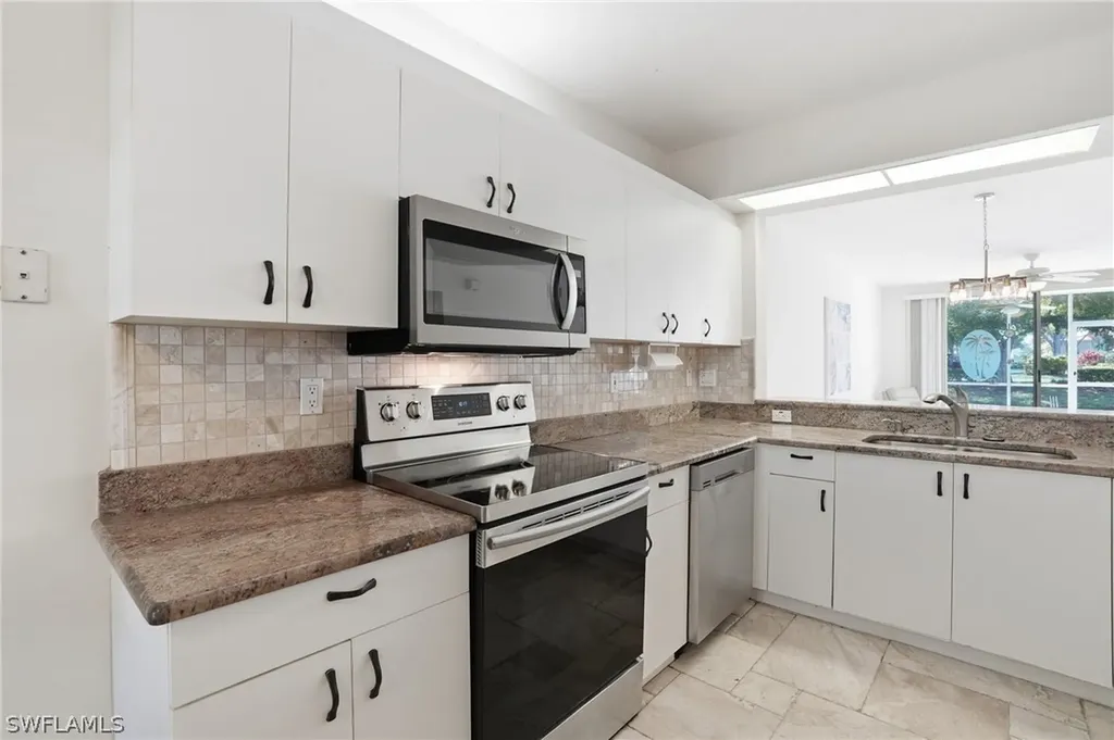 2460 Old Groves Road Naples FL 34109