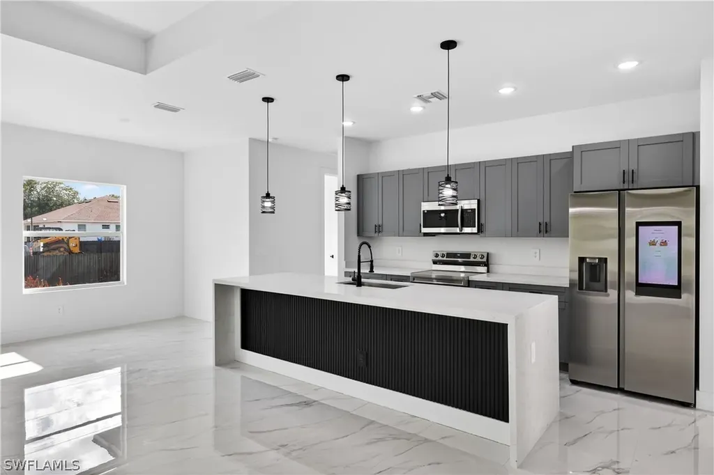 1402 E 7th Street Lehigh Acres FL 33972