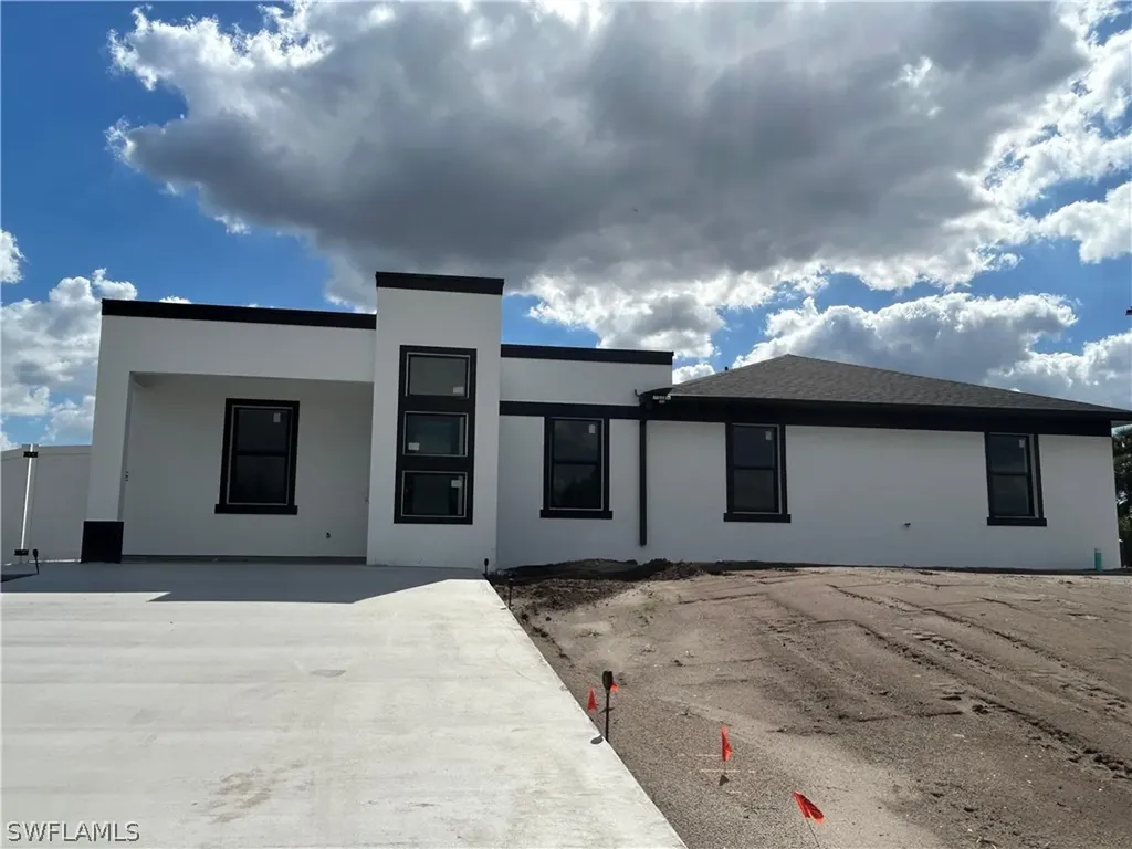 836/838 Milwaukee Boulevard Lehigh Acres FL 33974