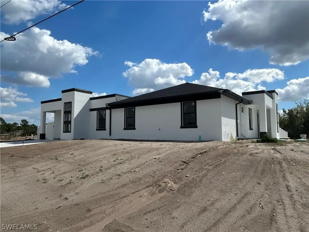836/838 Milwaukee Boulevard Lehigh Acres FL 33974
