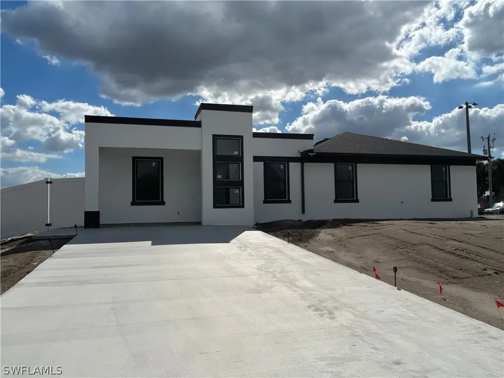 836/838 Milwaukee Boulevard Lehigh Acres FL 33974