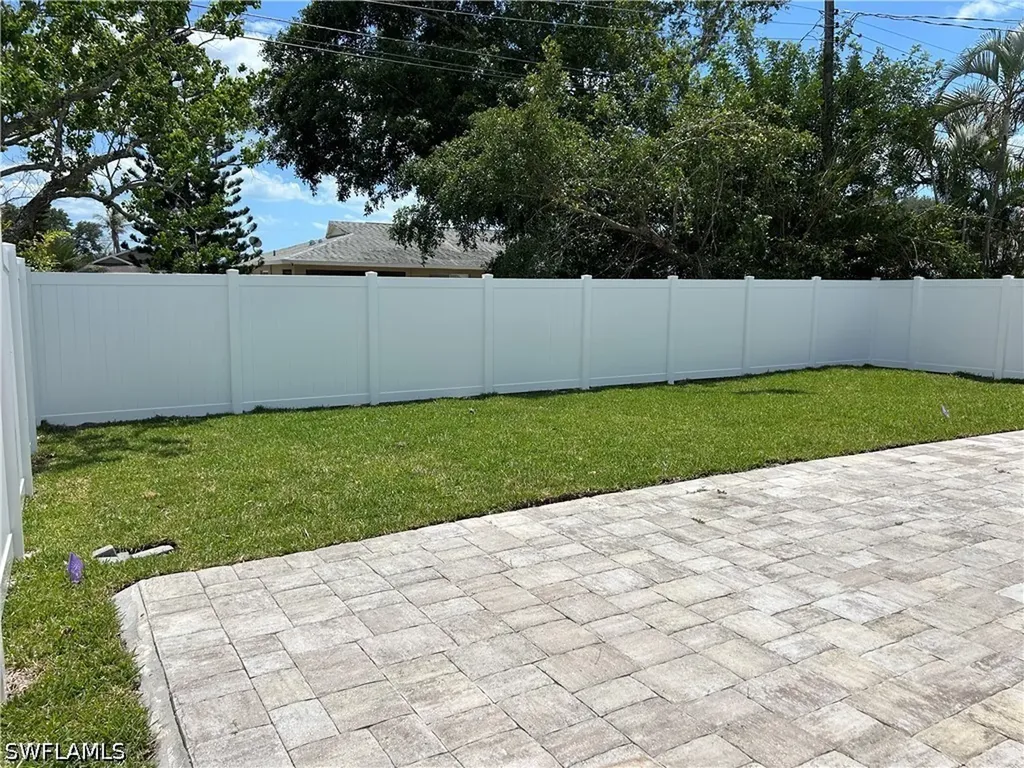 630 105th Avenue N Naples FL 34108