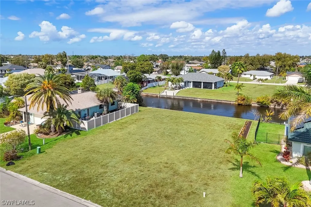 2005 Ottersrest Lane Cape Coral FL 33990