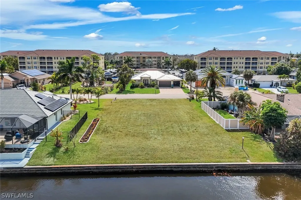2005 Ottersrest Lane Cape Coral FL 33990