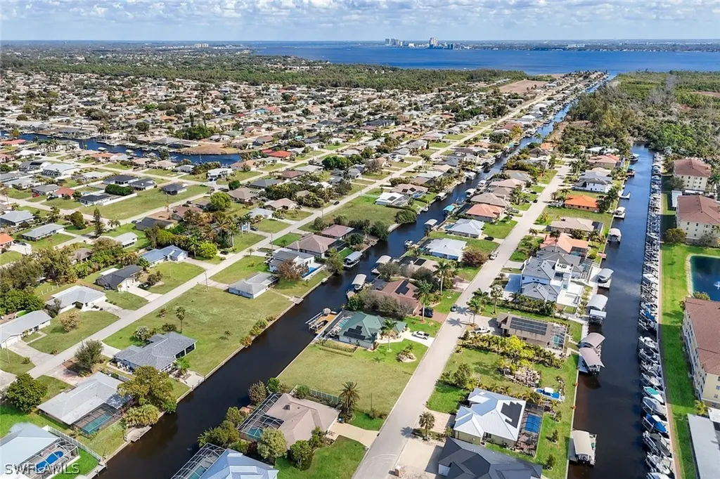 2005 Ottersrest Lane Cape Coral FL 33990