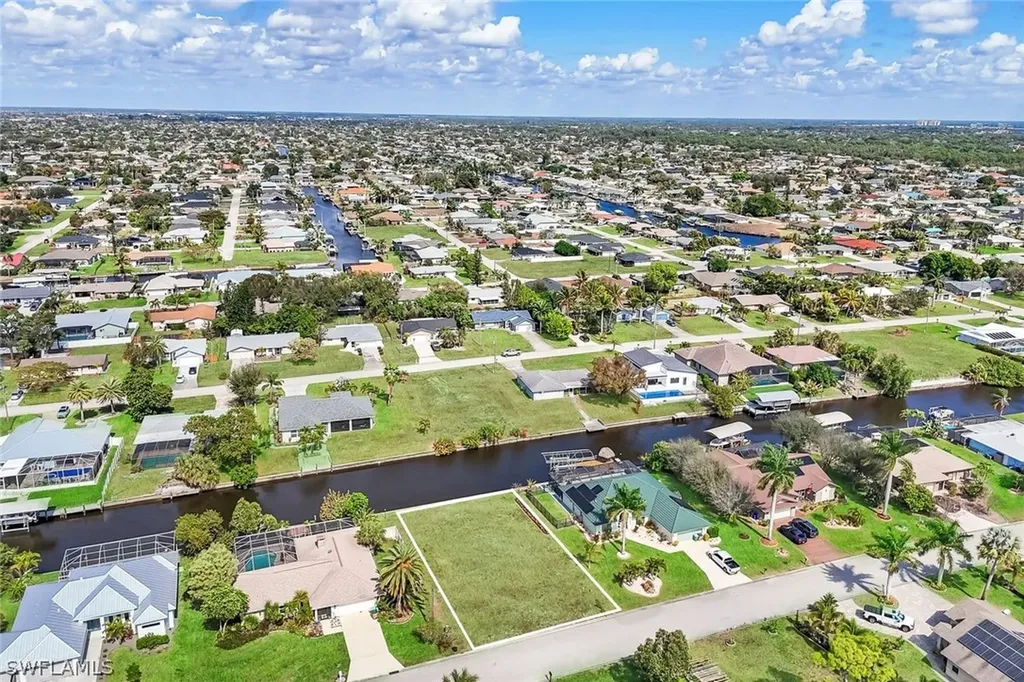 2005 Ottersrest Lane Cape Coral FL 33990