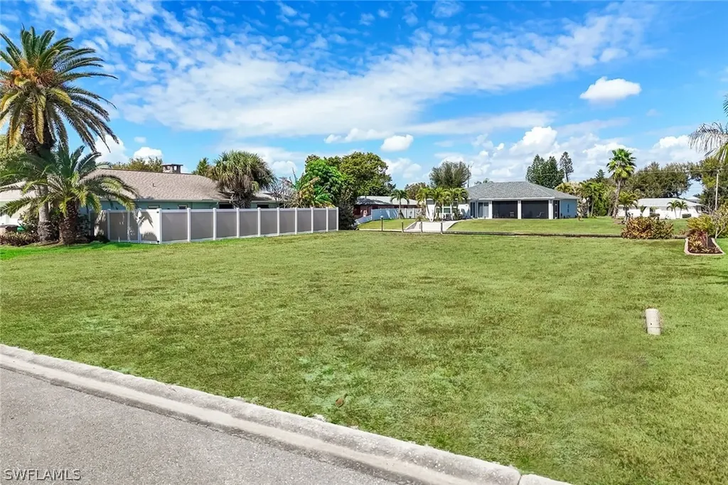 2005 Ottersrest Lane Cape Coral FL 33990
