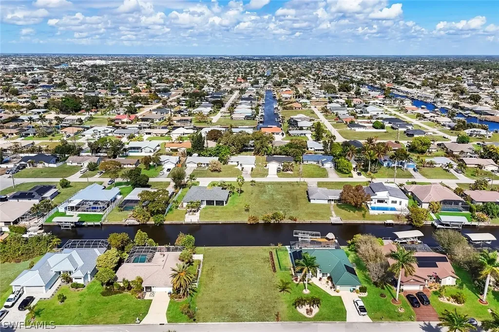 2005 Ottersrest Lane Cape Coral FL 33990