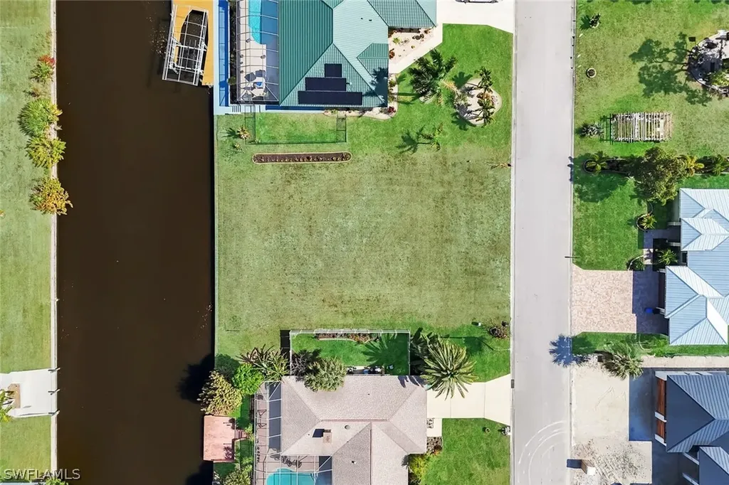 2005 Ottersrest Lane Cape Coral FL 33990