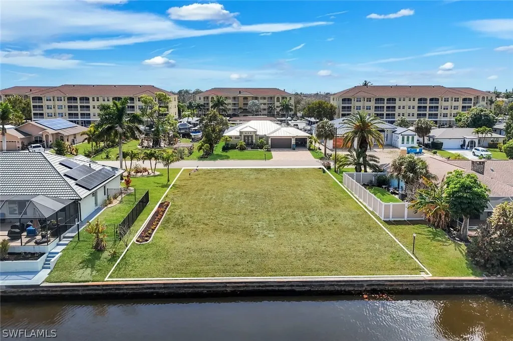 2005 Ottersrest Lane Cape Coral FL 33990