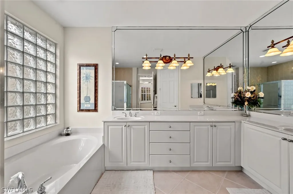 1520 Pacaya Cove Naples FL 34119