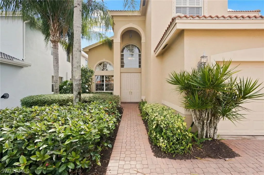 1520 Pacaya Cove Naples FL 34119