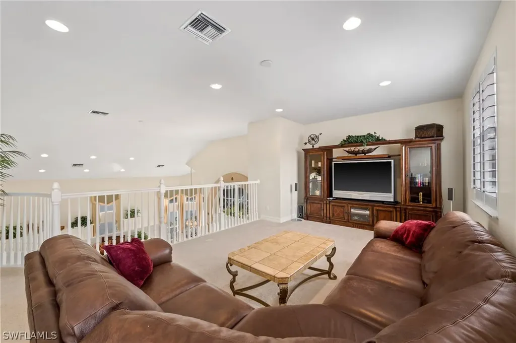 1520 Pacaya Cove Naples FL 34119