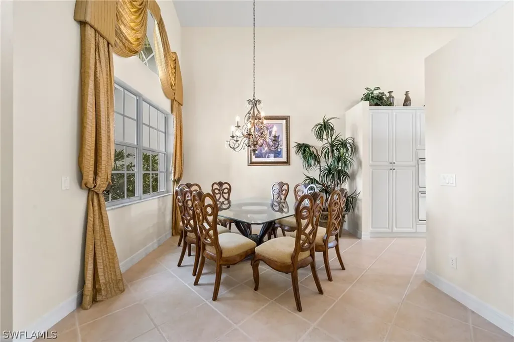 1520 Pacaya Cove Naples FL 34119
