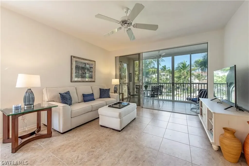 Naples FL, 7702 Pebble Creek Circle, Unit 201
