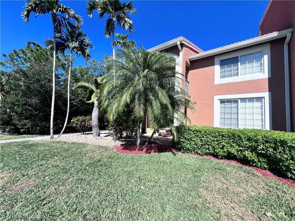 1240 Wildwood Lakes Boulevard N Naples FL 34104