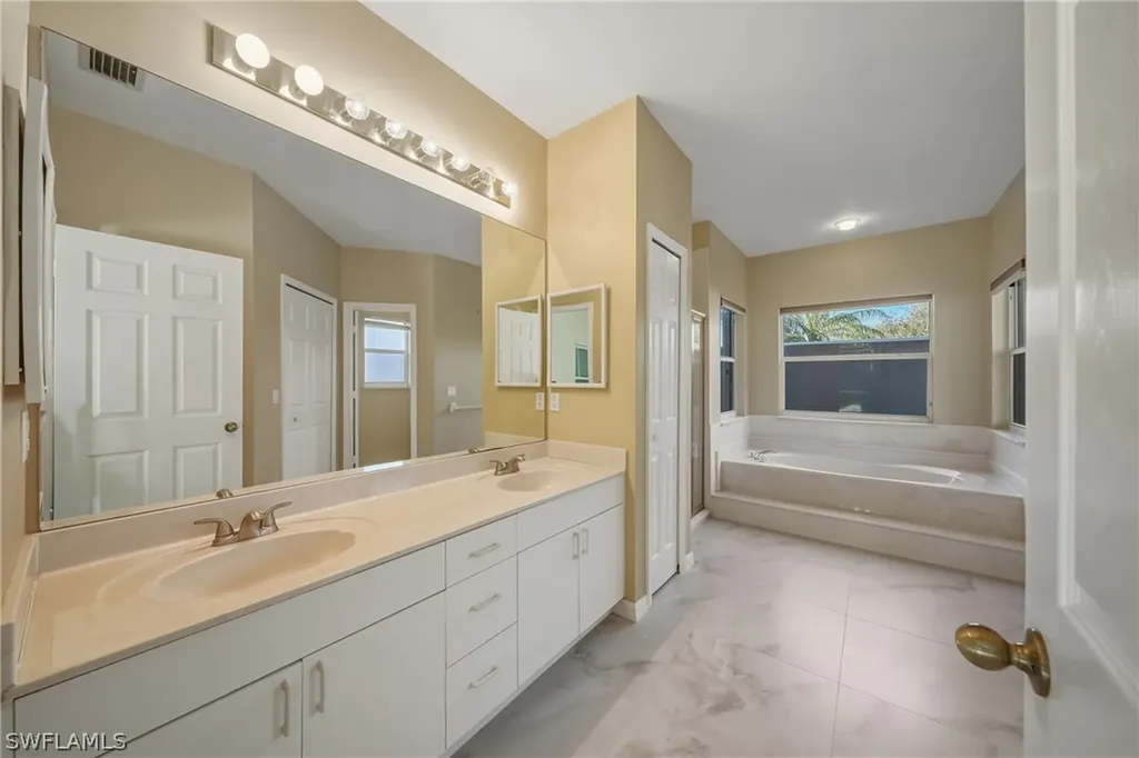 128 Heritage Way Naples FL 34110