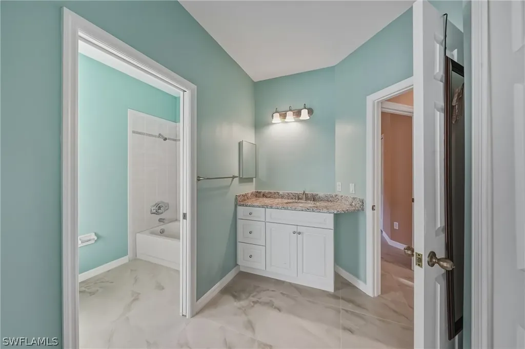 128 Heritage Way Naples FL 34110