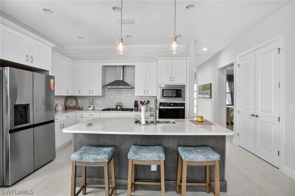 9195 Cayman Drive Naples FL 34114