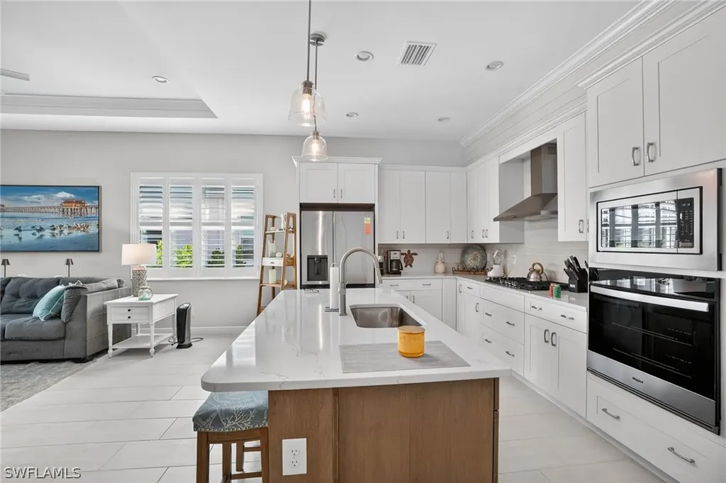9195 Cayman Drive Naples FL 34114